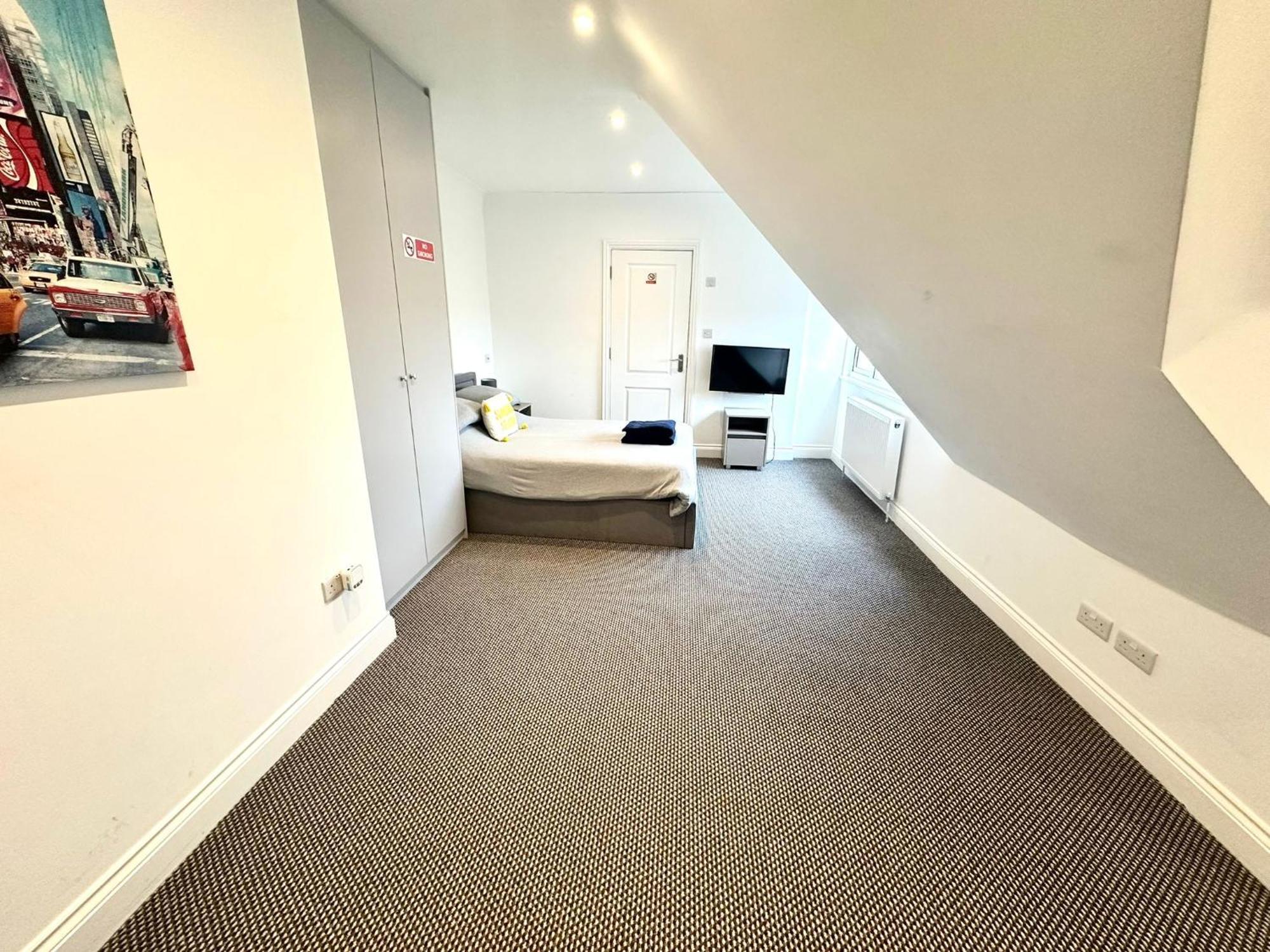 Stylish Modern, Private Apartment,15 Mins To Central London هيندون المظهر الخارجي الصورة