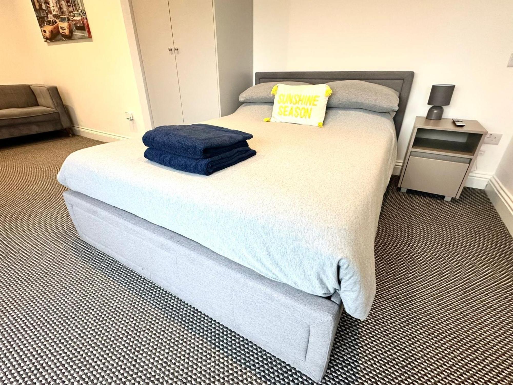 Stylish Modern, Private Apartment,15 Mins To Central London هيندون المظهر الخارجي الصورة