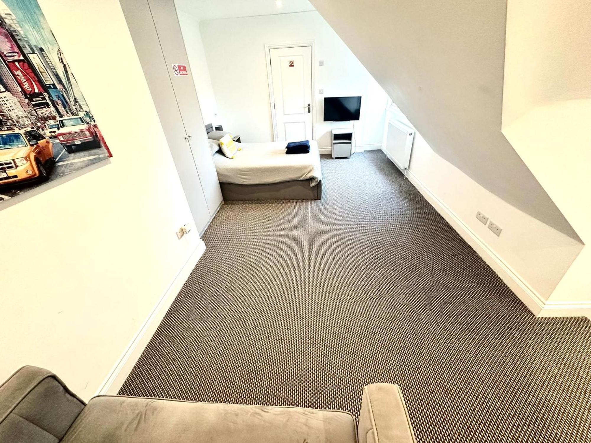 Stylish Modern, Private Apartment,15 Mins To Central London هيندون المظهر الخارجي الصورة