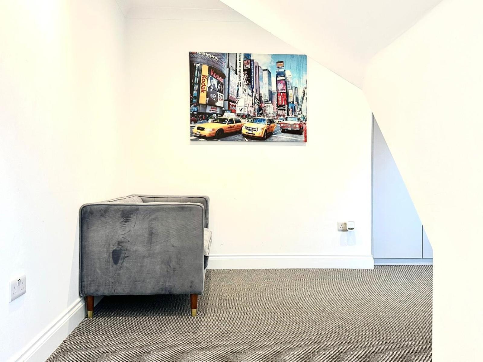 Stylish Modern, Private Apartment,15 Mins To Central London هيندون المظهر الخارجي الصورة
