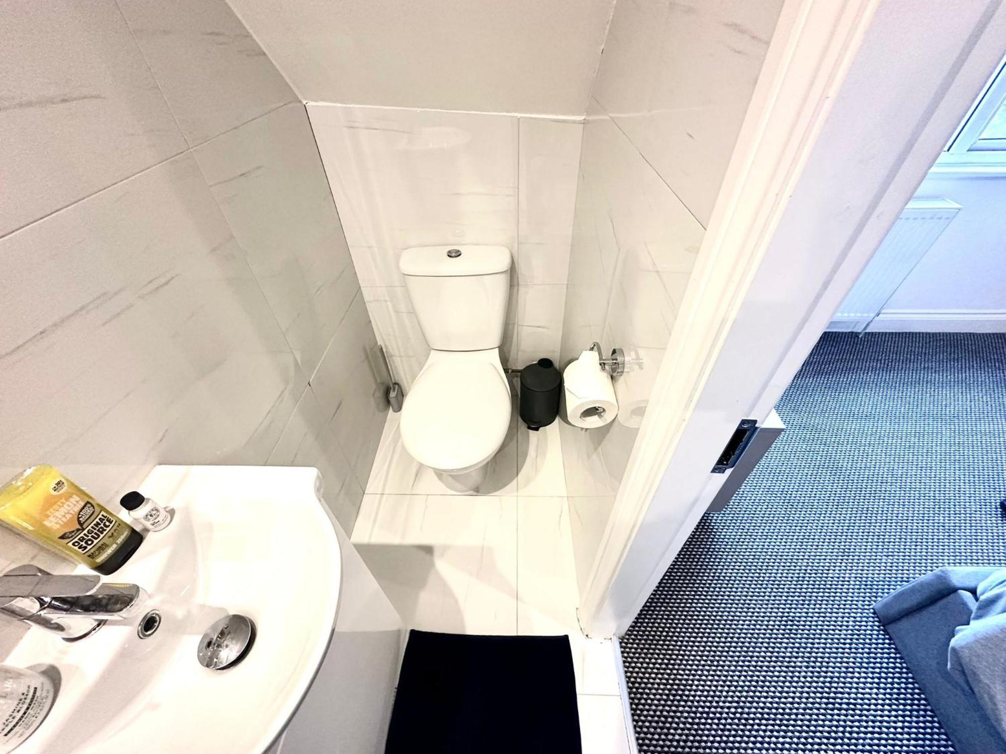 Stylish Modern, Private Apartment,15 Mins To Central London هيندون المظهر الخارجي الصورة