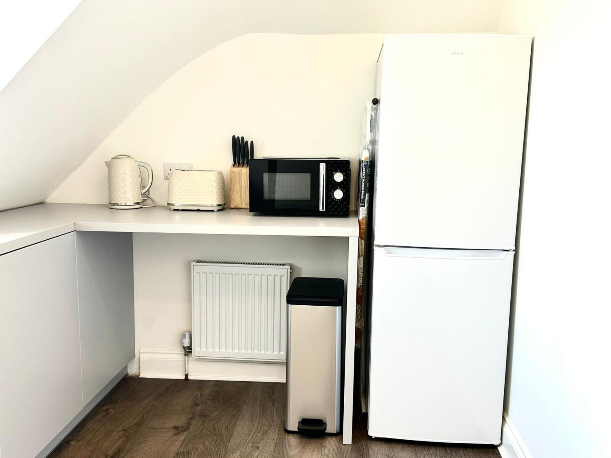 Stylish Modern, Private Apartment,15 Mins To Central London هيندون المظهر الخارجي الصورة